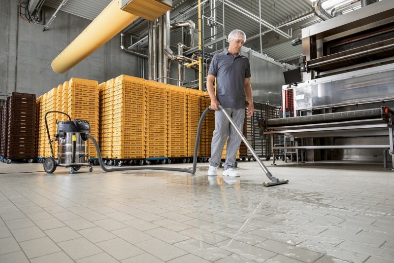 NT 70/3 Me Tc Odkurzacz z trzema turbinami (3600W, 70l) Kärcher