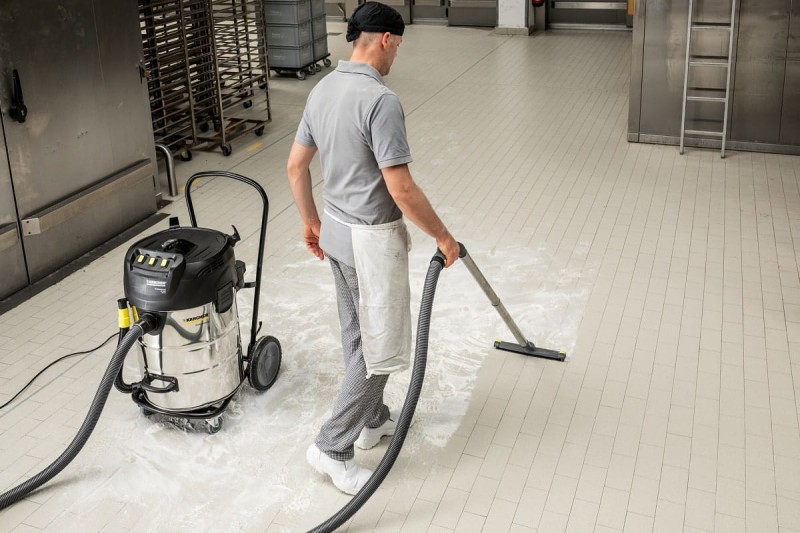 NT 70/3 Me Tc Odkurzacz z trzema turbinami (3600W, 70l) Kärcher