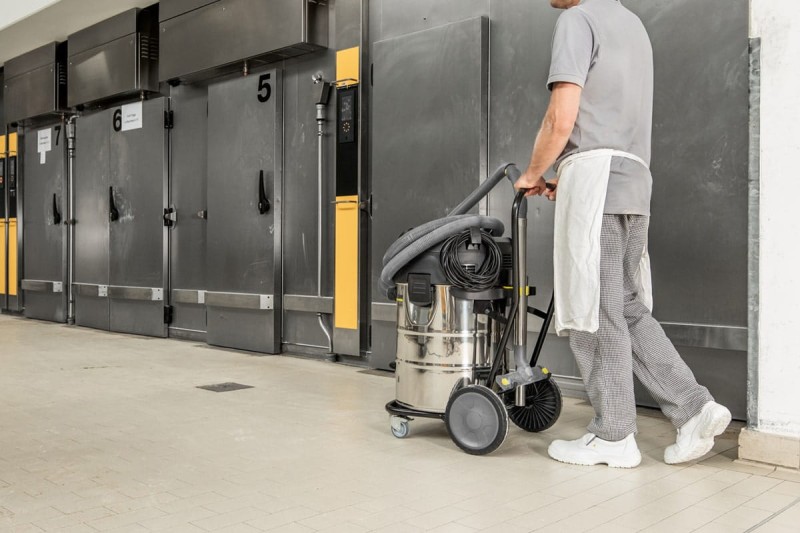 NT 70/3 Me Tc Odkurzacz z trzema turbinami (3600W, 70l) Kärcher