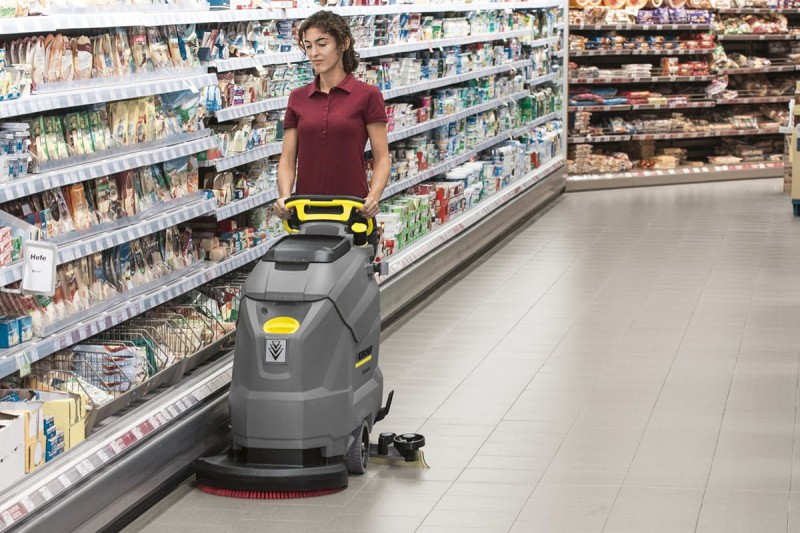 bd 50/60 maszyna do czyszczenia posadzki w markecie