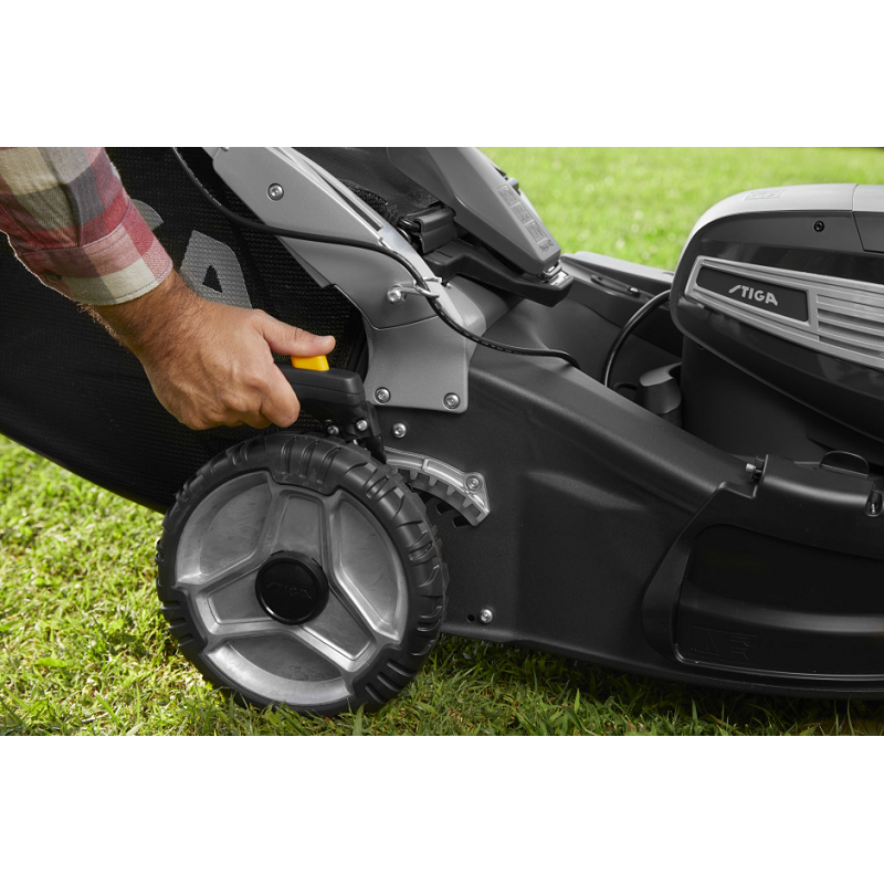 twinclip-950e-v-2xakumulator-75ah-ladowarka-22kw-1100m-kosiarka-akumulatorowa-stiga (14).jpg