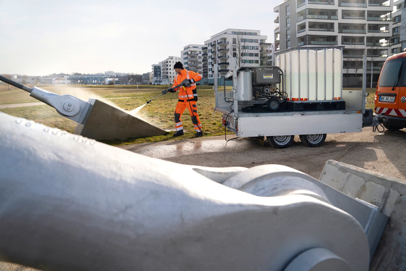 Myjka ciśnieniowa spalinowa - jak działa i jakie są jej zalety?