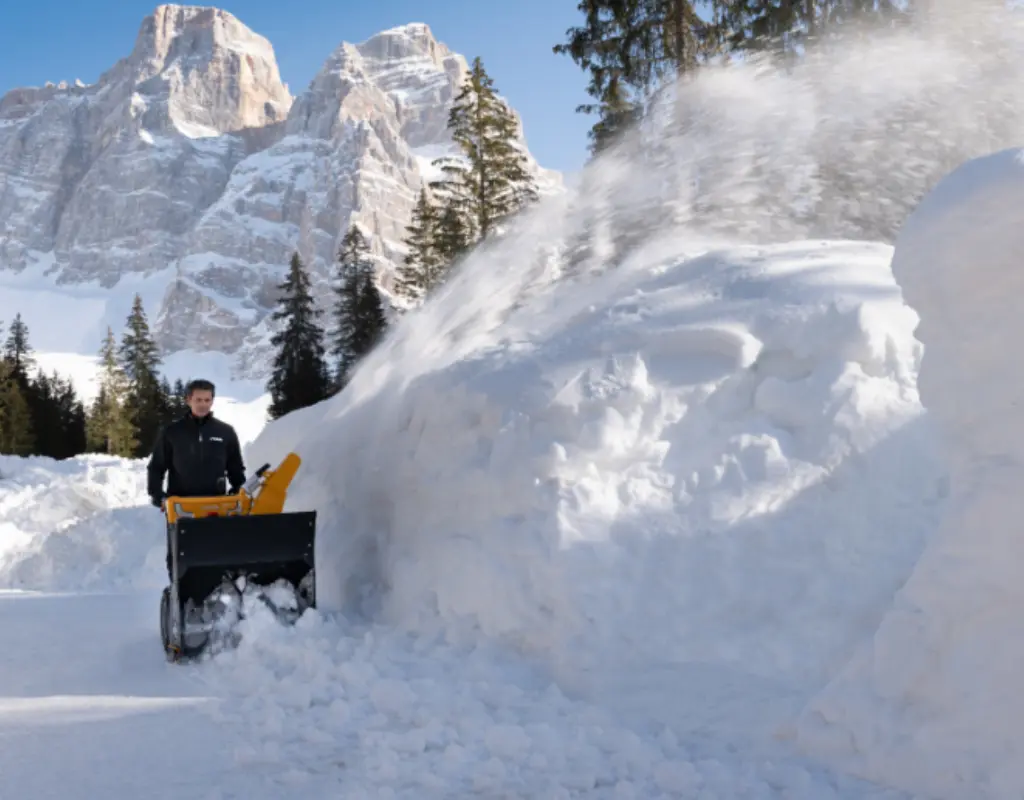 Czym kierować się podczas wyboru odśnieżarki?
