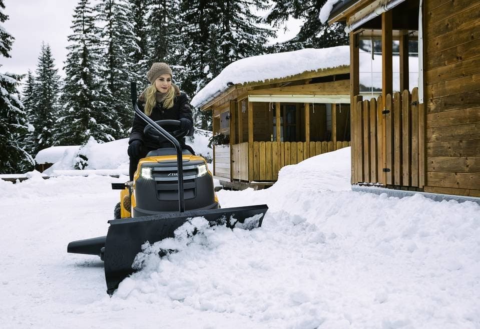 Jaka moc traktorka kosiarki do odśnieżania?
