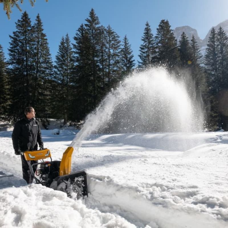 Wybór odpowiedniej odśnieżarki - na co zwrócić uwagę